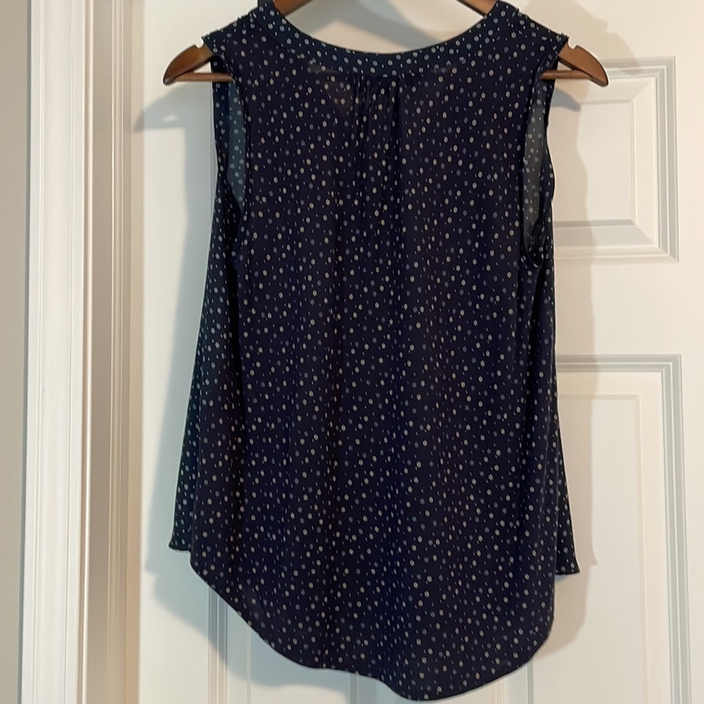 Loft Mixed Media Sleeveless Navy printed Blouse - Picture 4 of 4